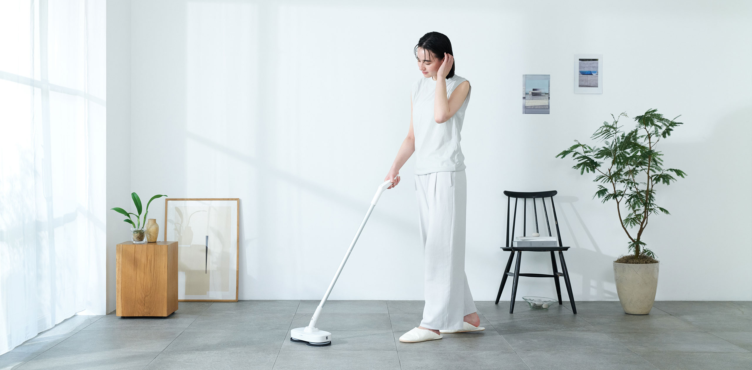 気になる場所をパワフル清掃｡手軽に使えるモップクリーナー